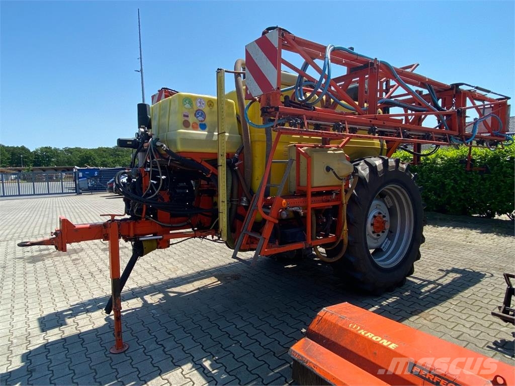 Douven 4000l Vlečne škropilnice