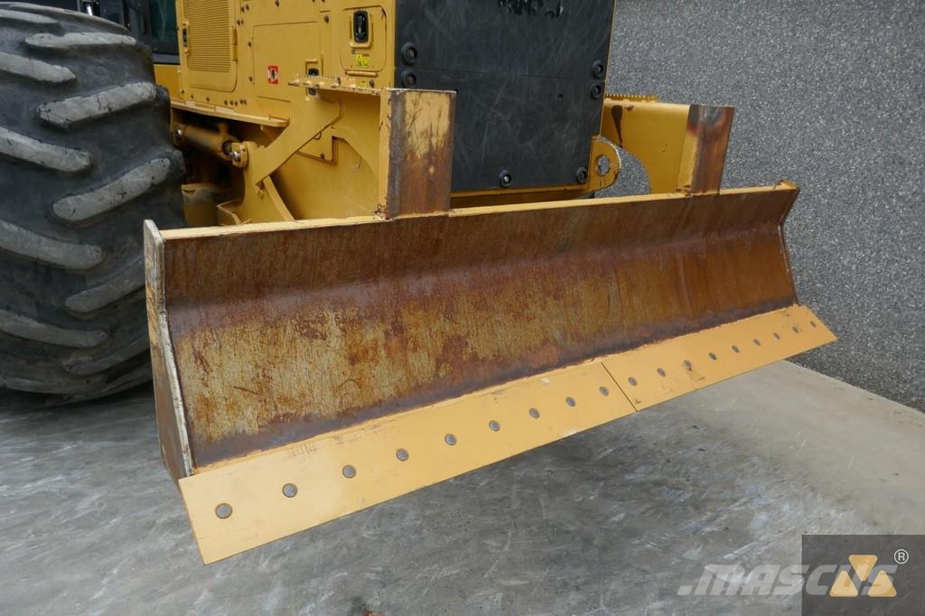 CAT 535D Skidery
