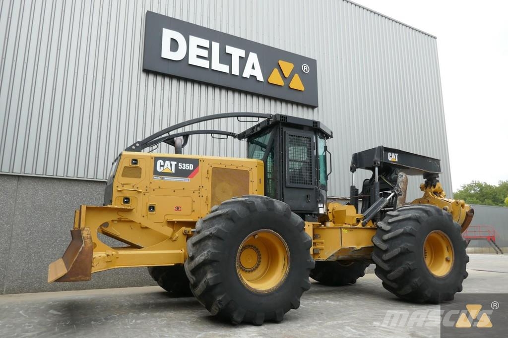 CAT 535D Skidery