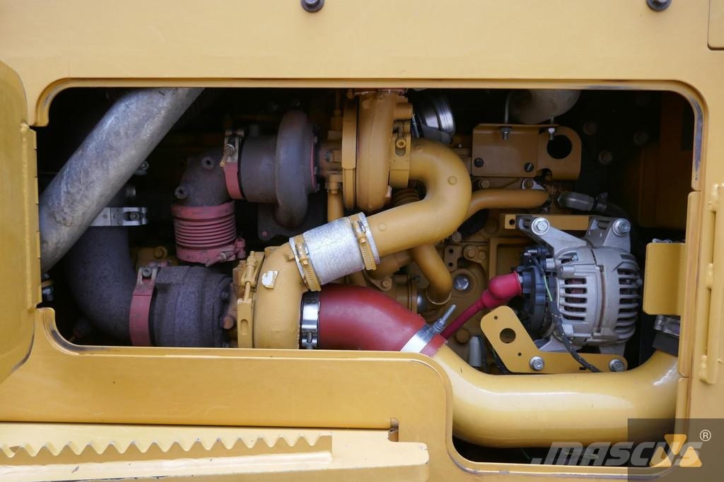CAT 535D Skidery