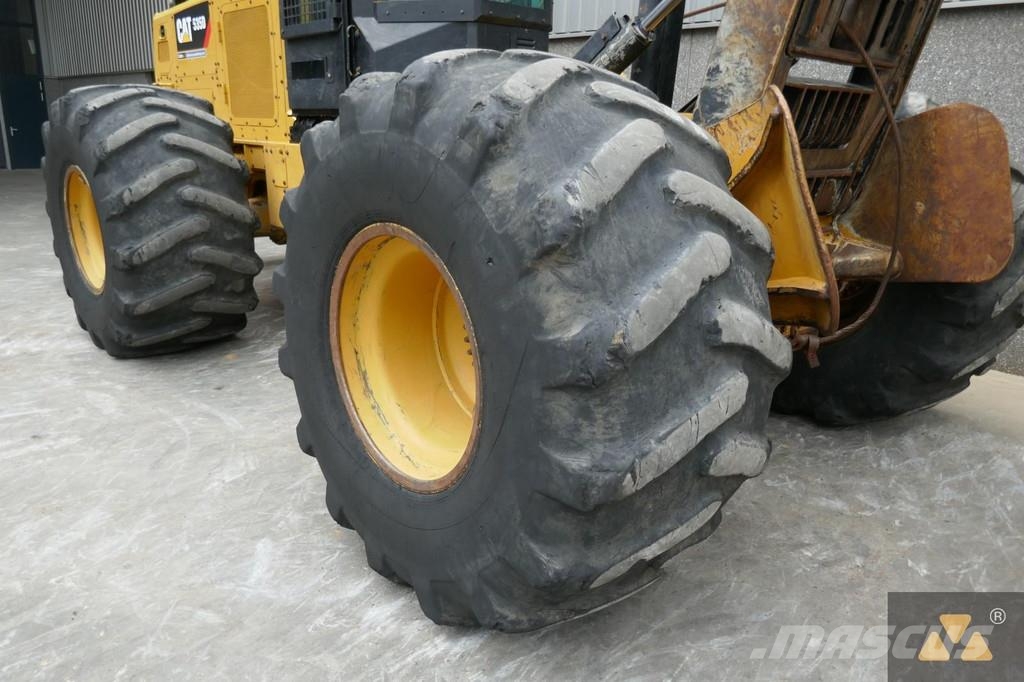 CAT 535D Skidery