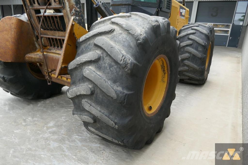 CAT 535D Skidery