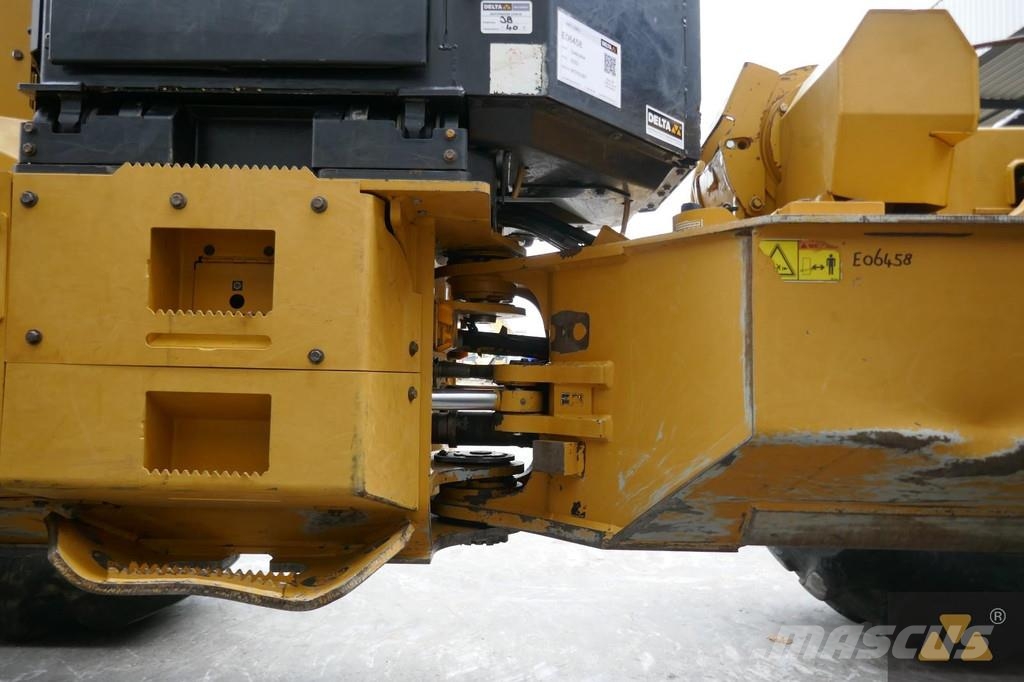 CAT 535D Skidery