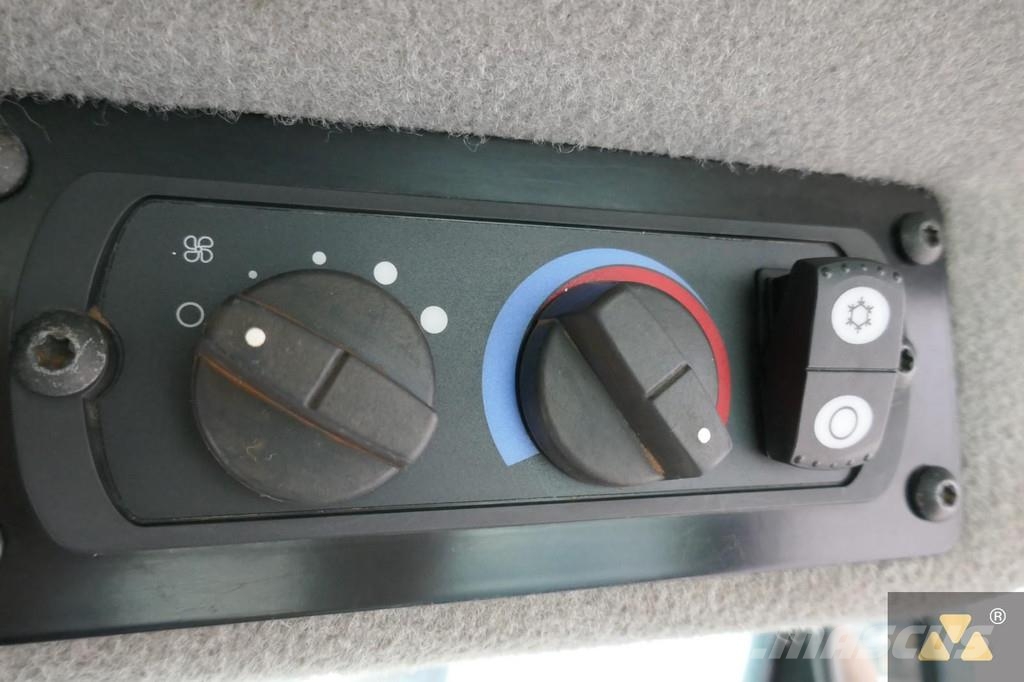 CAT 535D Skidery