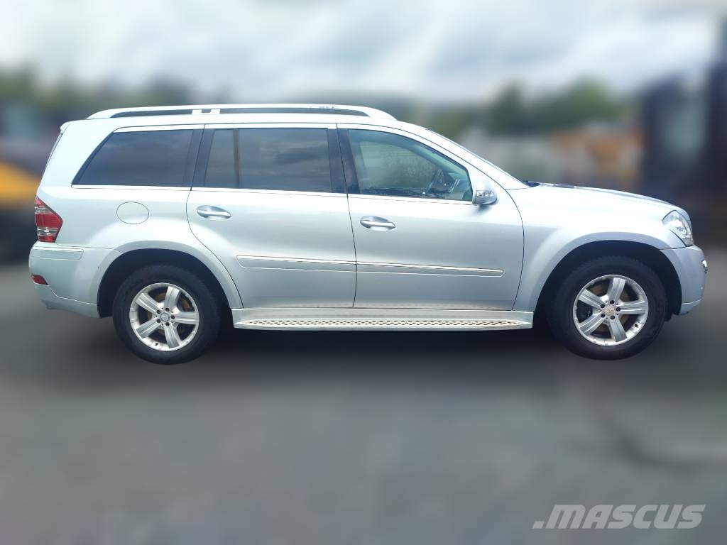 Mercedes-Benz GL 550 Avtomobili