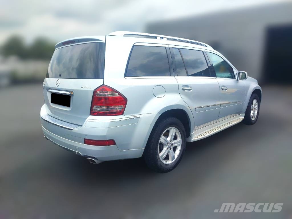 Mercedes-Benz GL 550 Avtomobili
