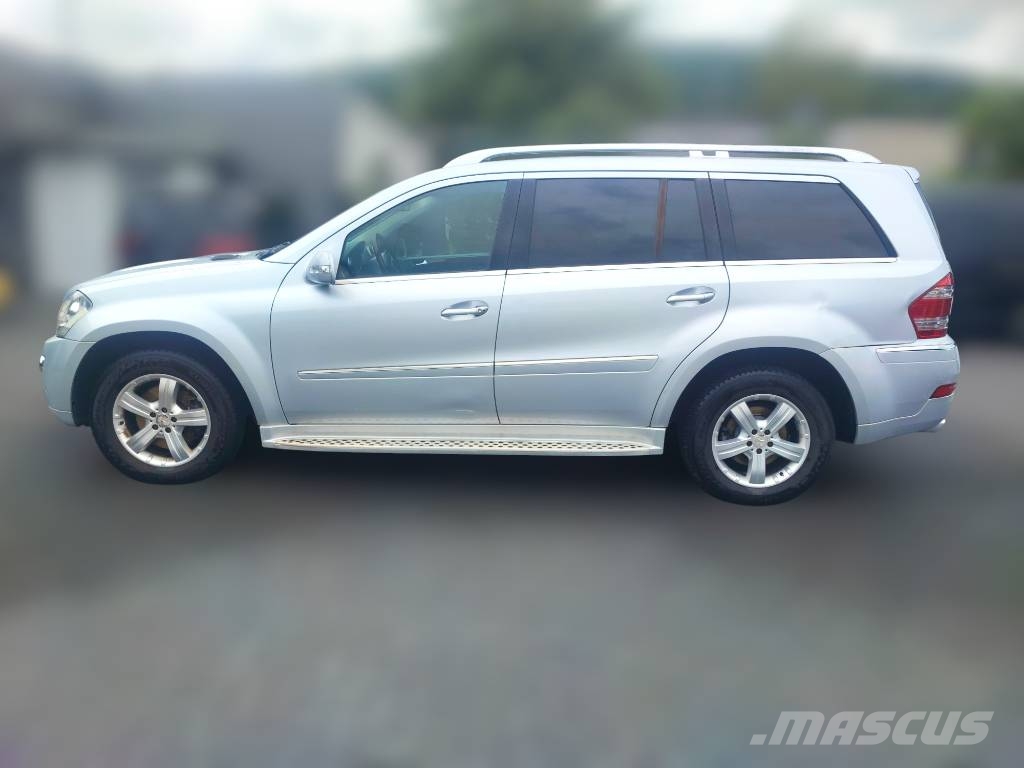 Mercedes-Benz GL 550 Avtomobili