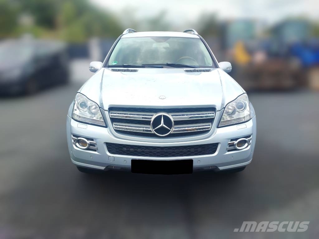 Mercedes-Benz GL 550 Avtomobili