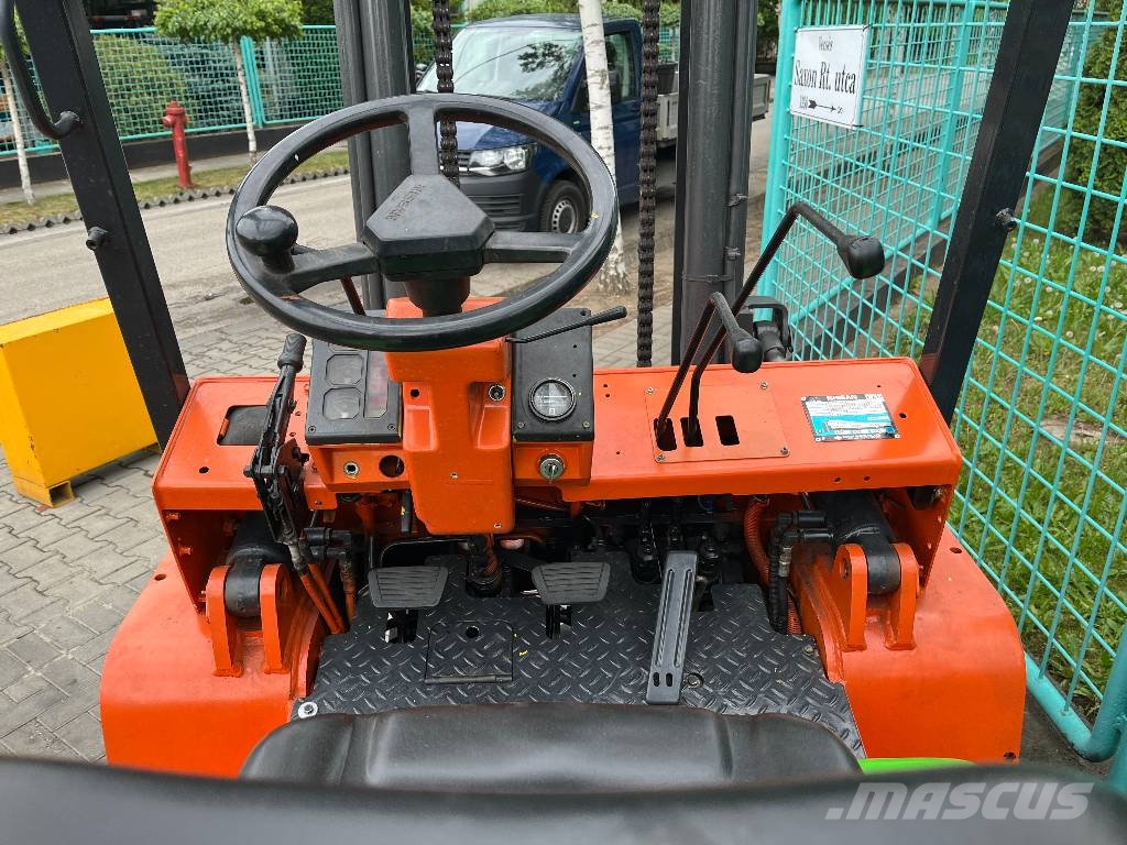 Nissan WGF03-A35U V-2322 IO Diesel gaffeltrucks