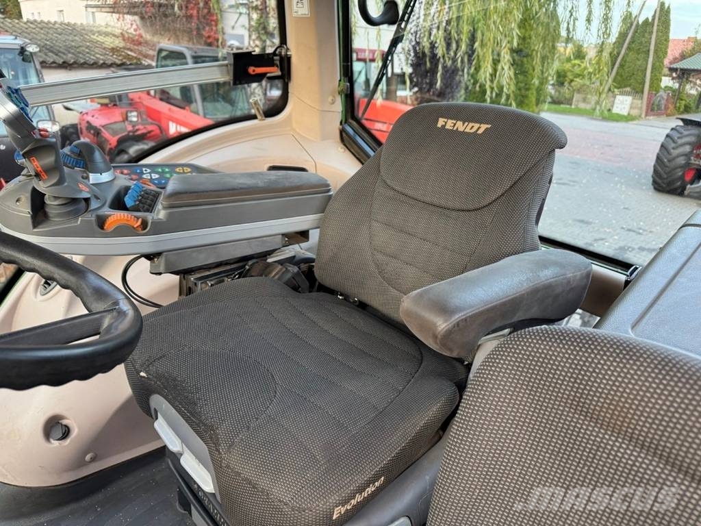 Fendt 828 VARIO PROFI+ PLUS Nature Green / WOM / GPS / الجرارات