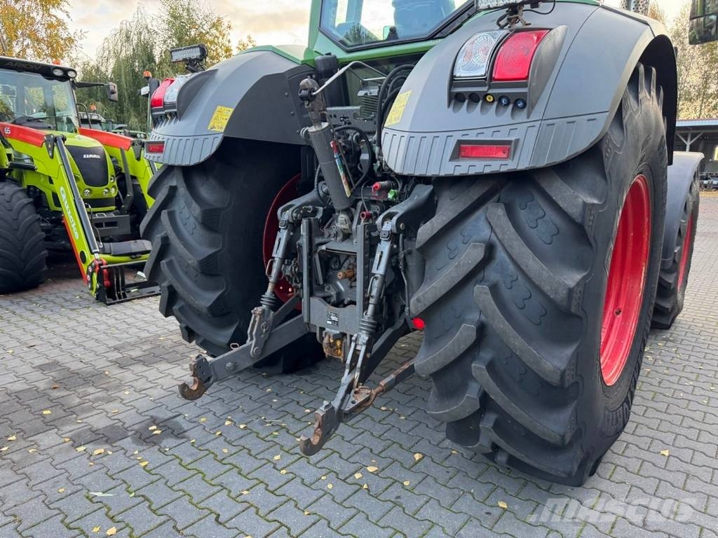 Fendt 828 VARIO PROFI+ PLUS Nature Green / WOM / GPS / الجرارات