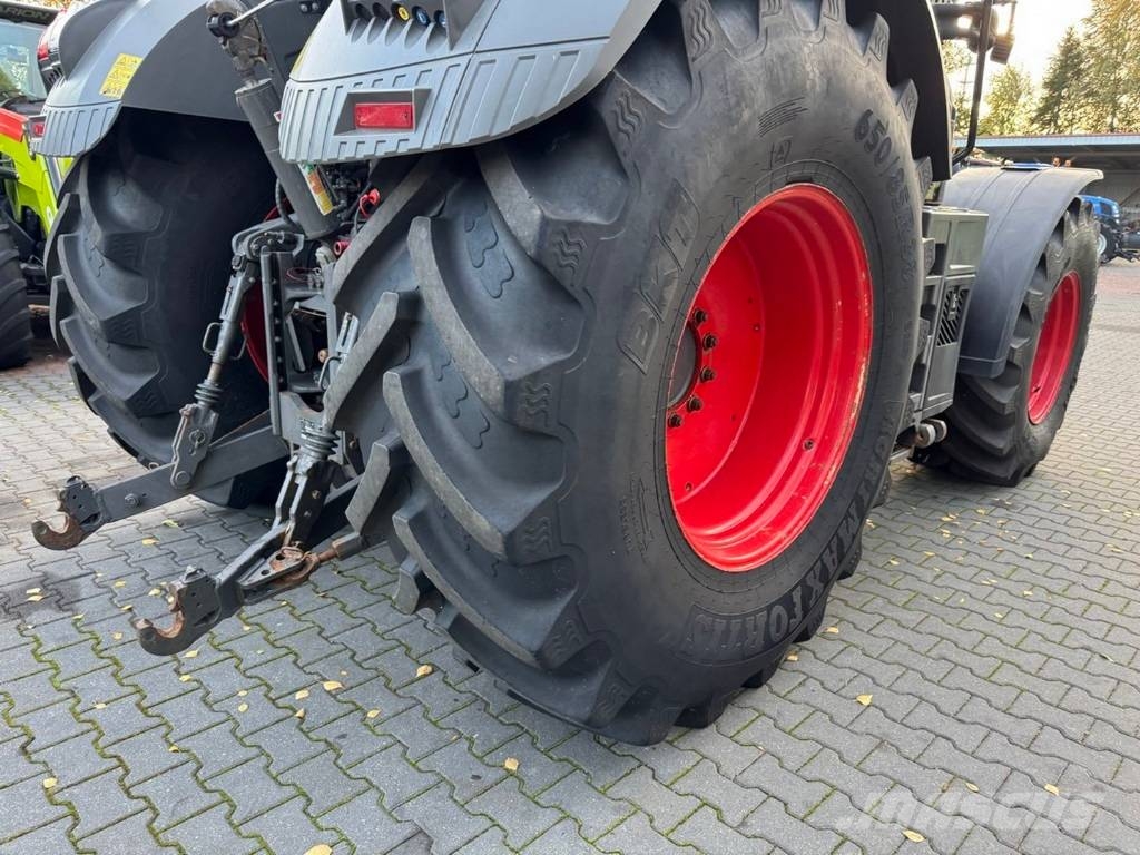 Fendt 828 VARIO PROFI+ PLUS Nature Green / WOM / GPS / الجرارات