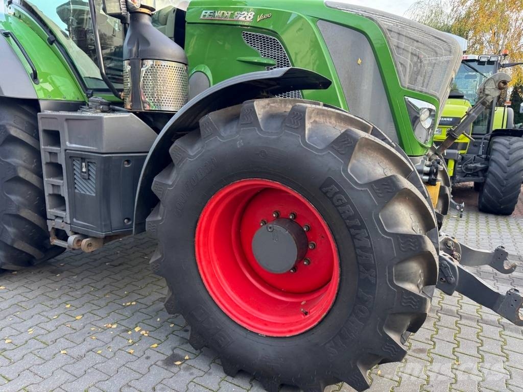 Fendt 828 VARIO PROFI+ PLUS Nature Green / WOM / GPS / الجرارات