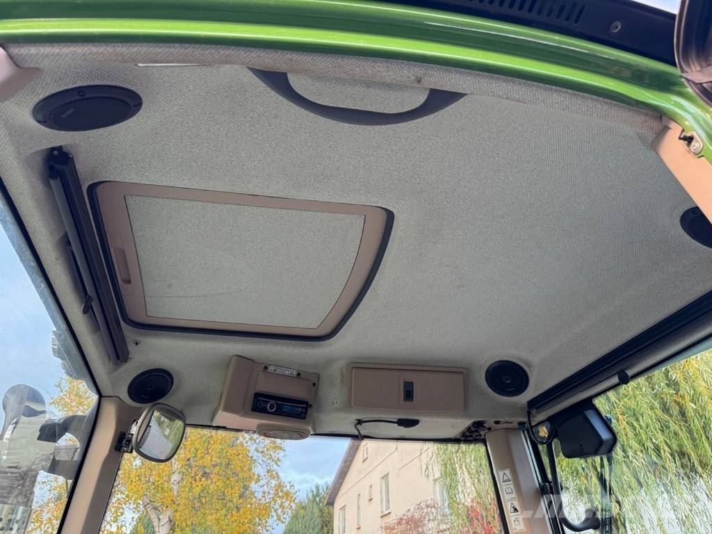 Fendt 828 VARIO PROFI+ PLUS Nature Green / WOM / GPS / الجرارات