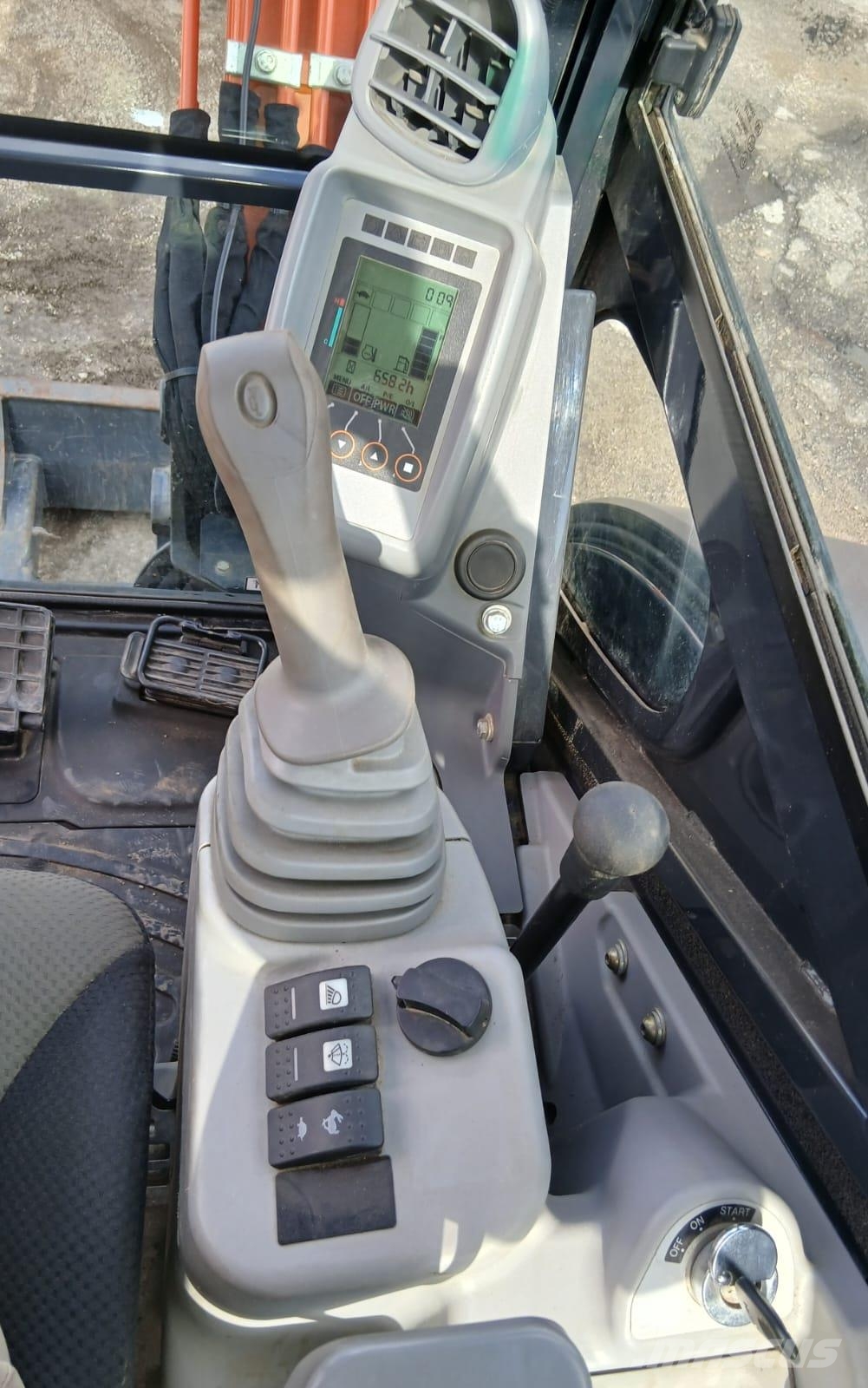 Hitachi ZX33U-6 Міні-екскаватори < 7т