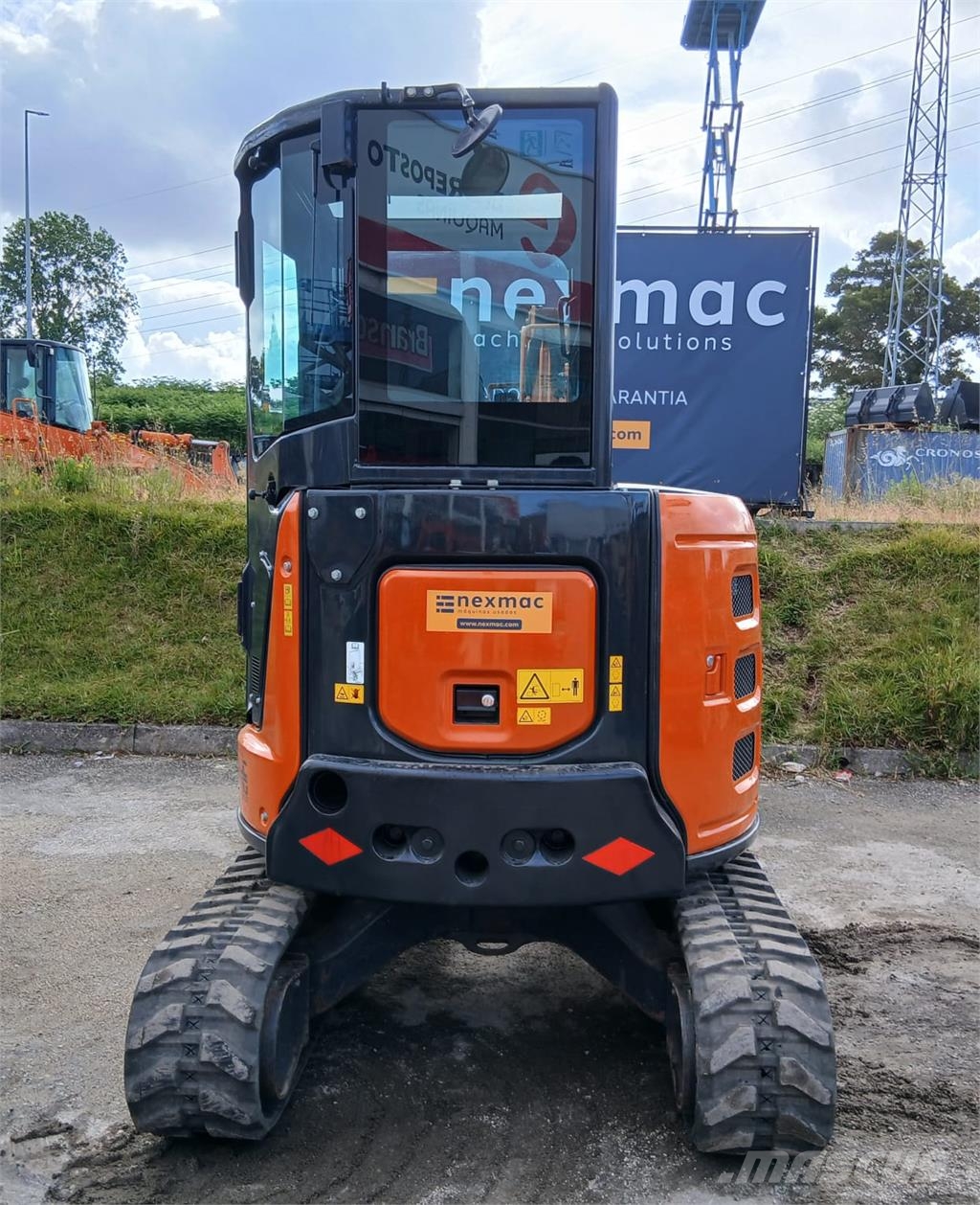 Hitachi ZX33U-6 Міні-екскаватори < 7т