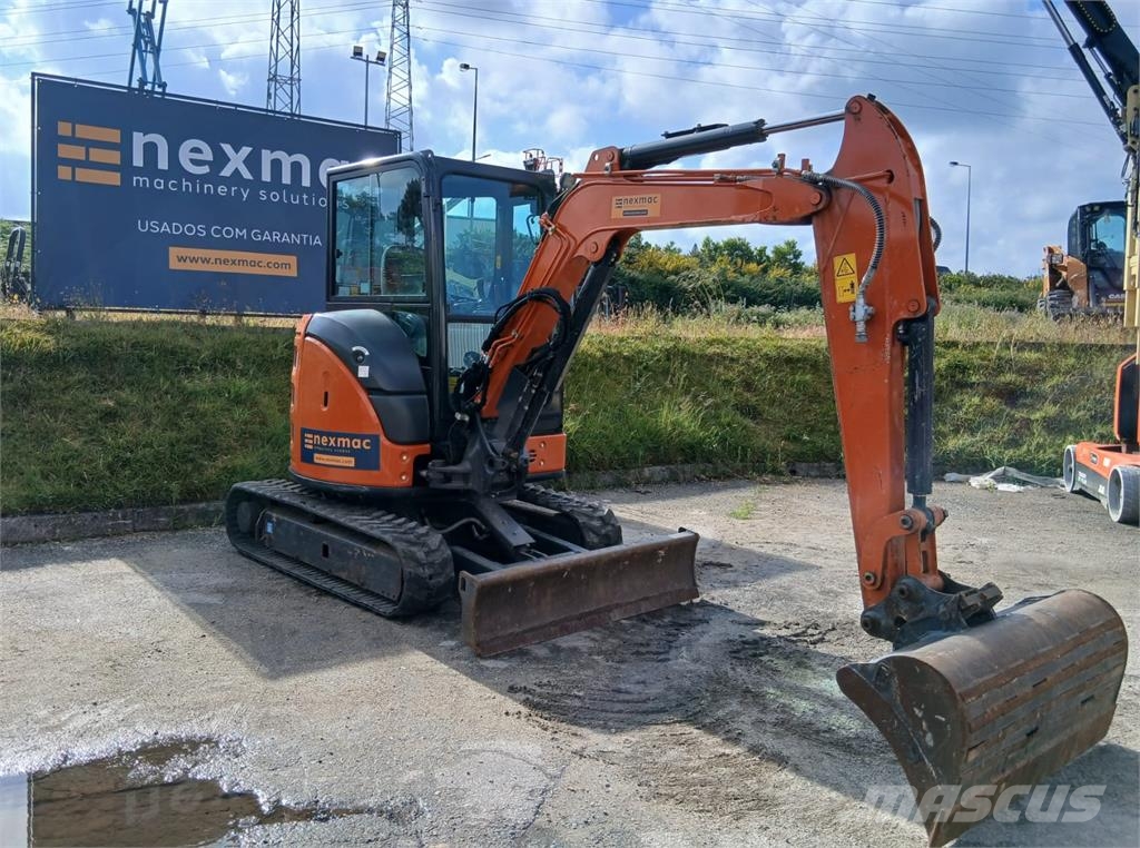 Hitachi ZX33U-6 Міні-екскаватори < 7т