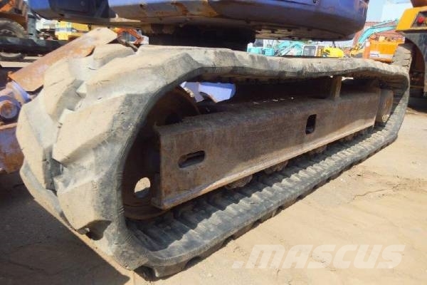 Komatsu PC75UU-3 中型挖掘机