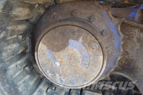 Komatsu PC75UU-3 中型挖掘机