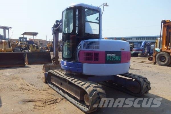 Komatsu PC75UU-3 中型挖掘机