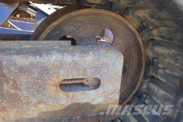 Komatsu PC75UU-3 中型挖掘机