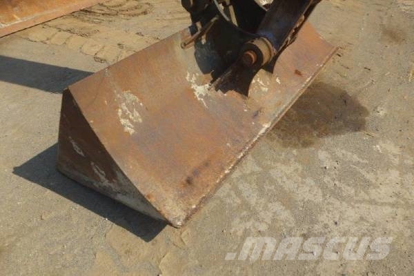 Komatsu PC75UU-3 中型挖掘机