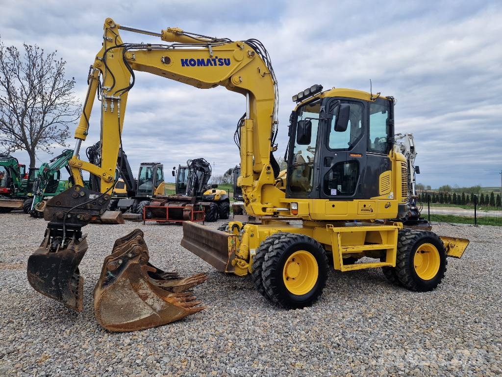 Komatsu PW 118 MR-8 حفارات بعجل