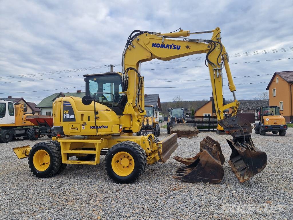 Komatsu PW 118 MR-8 حفارات بعجل