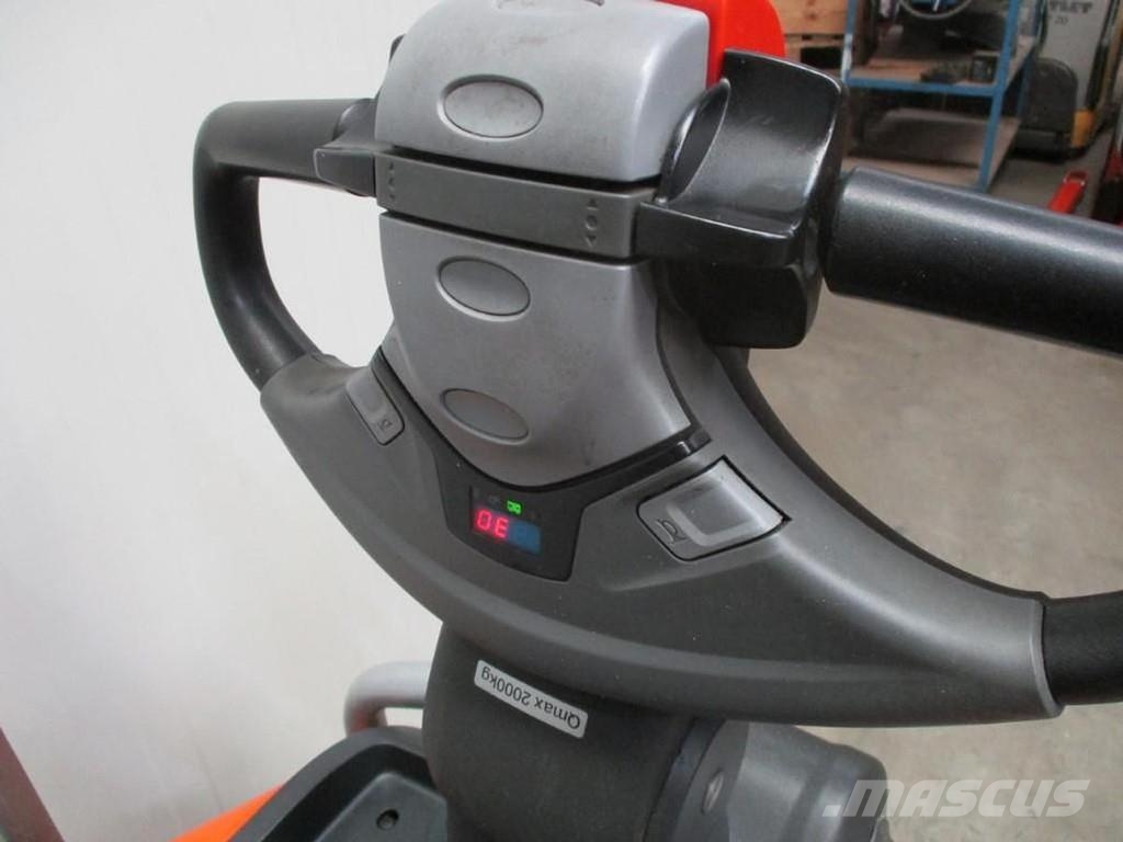 Toyota LPE200 Elektriskie palešu ratiņi ar platformu