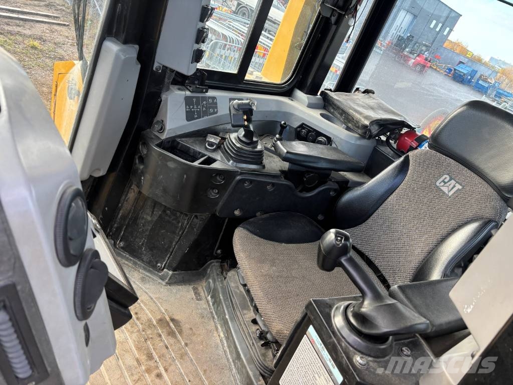 CAT D 6 T LGP Kāpurķēžu buldozeri