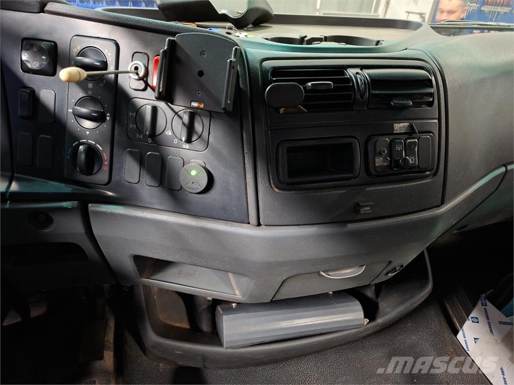 Mercedes-Benz 1018 AK 4X4 + CTS 06-33-S-C-CTS Chassis Caminhões Cabine