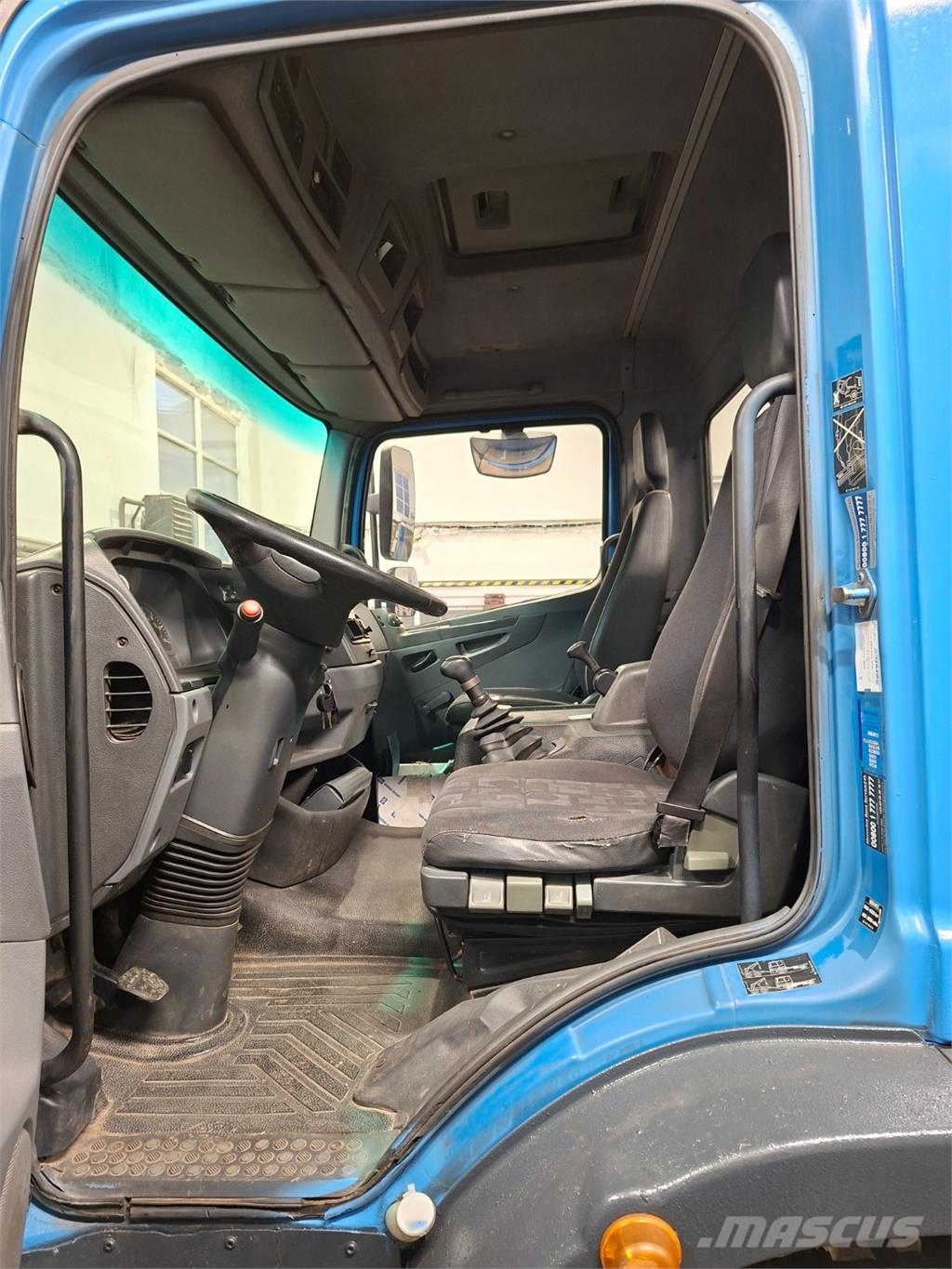 Mercedes-Benz 1018 AK 4X4 + CTS 06-33-S-C-CTS Chassis Caminhões Cabine