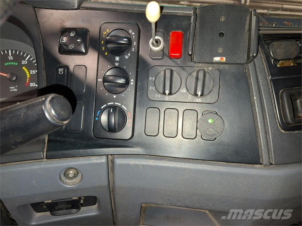 Mercedes-Benz 1018 AK 4X4 + CTS 06-33-S-C-CTS Chassis Caminhões Cabine