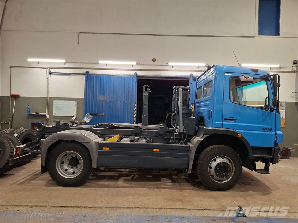 Mercedes-Benz 1018 AK 4X4 + CTS 06-33-S-C-CTS Chassis Caminhões Cabine