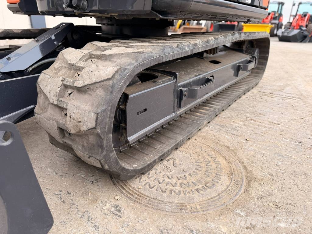 Hitachi ZX 95 US-7 uutta vastaava Közepes (midi) kotrók 7 t - 12 t