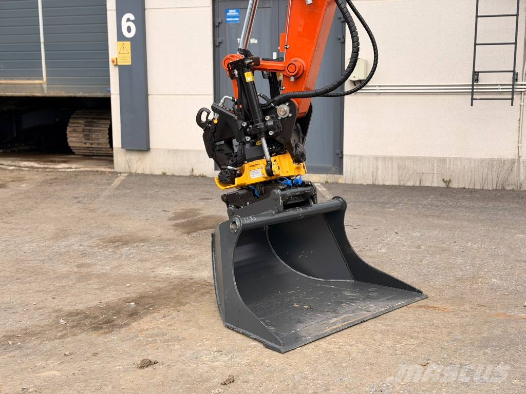 Hitachi ZX 95 US-7 uutta vastaava Közepes (midi) kotrók 7 t - 12 t