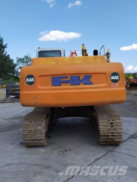 Fiat-Kobelco E 235 Bageri guseničari