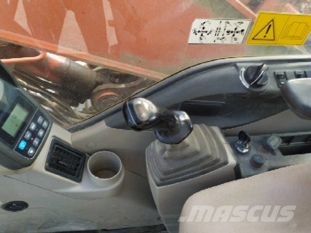 Fiat-Kobelco E 235 Bageri guseničari