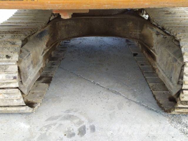 Fiat-Kobelco E 235 Bageri guseničari