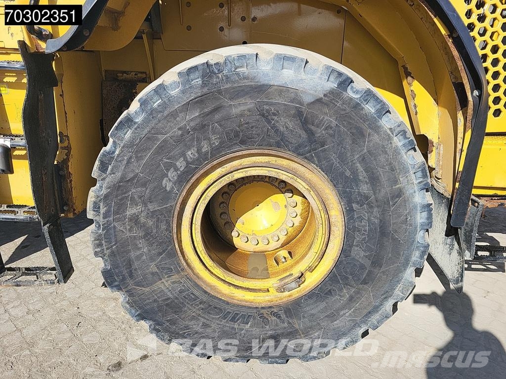 CAT 972 K لوادر بعجل