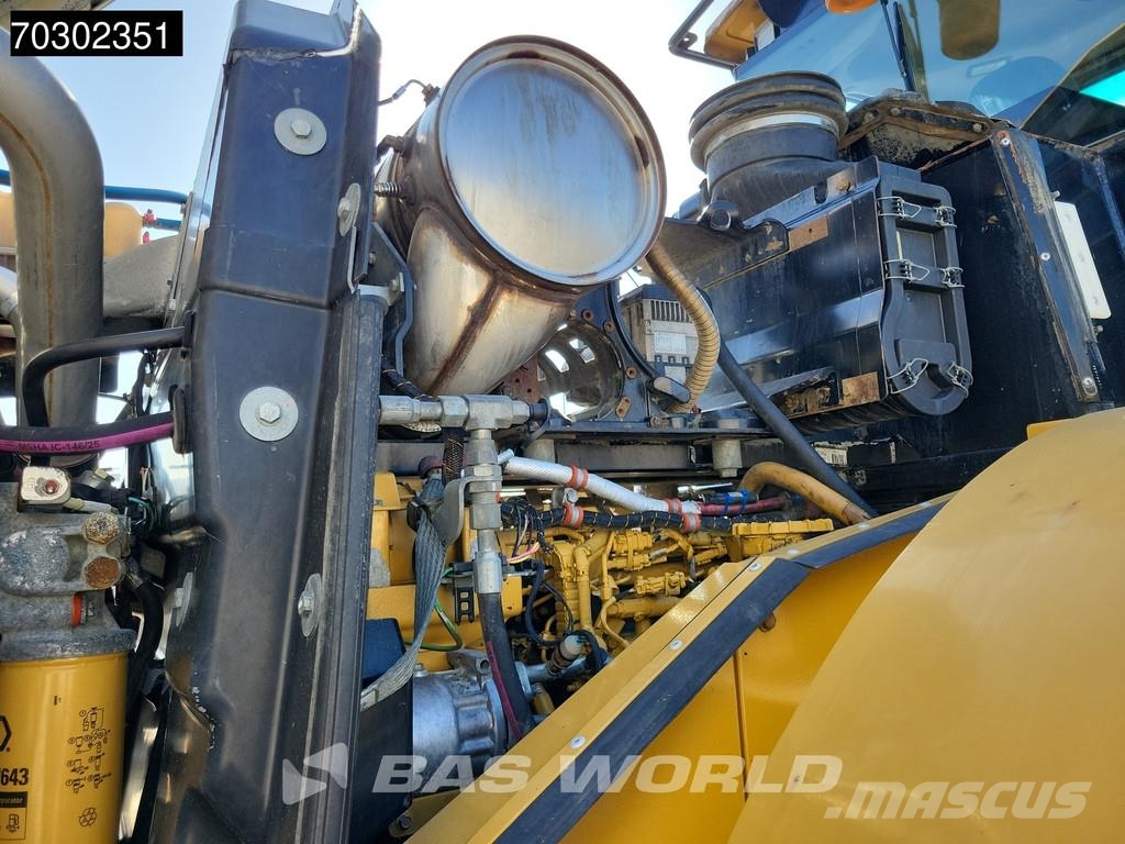CAT 972 K لوادر بعجل