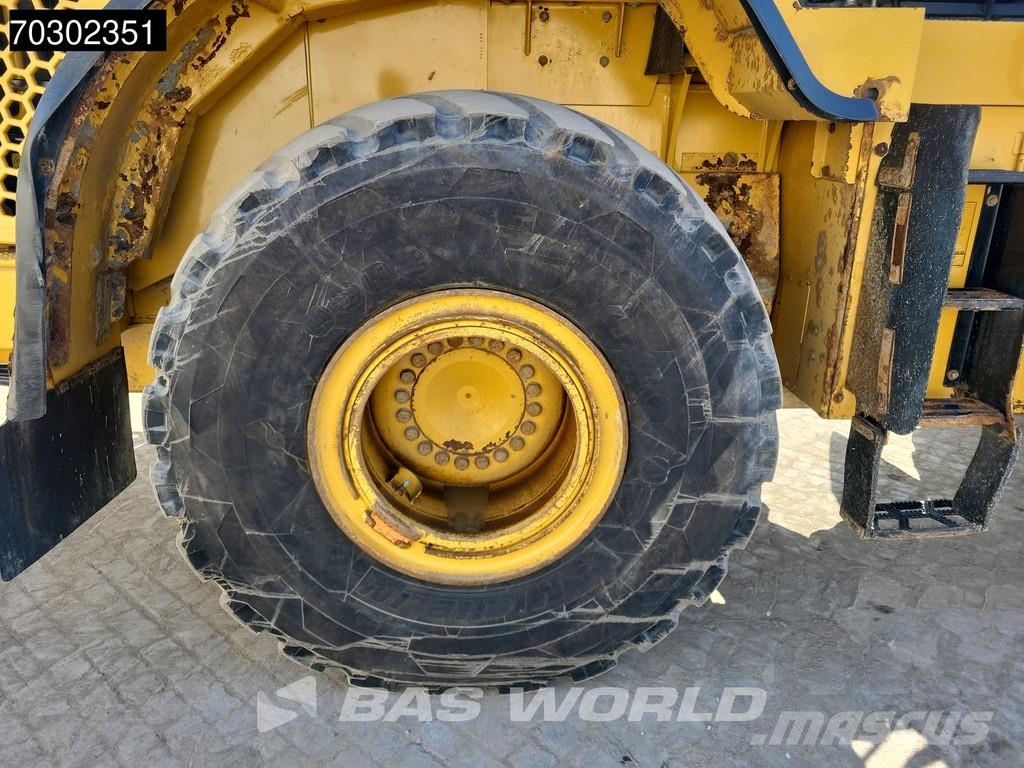 CAT 972 K لوادر بعجل