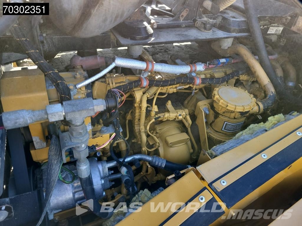 CAT 972 K لوادر بعجل