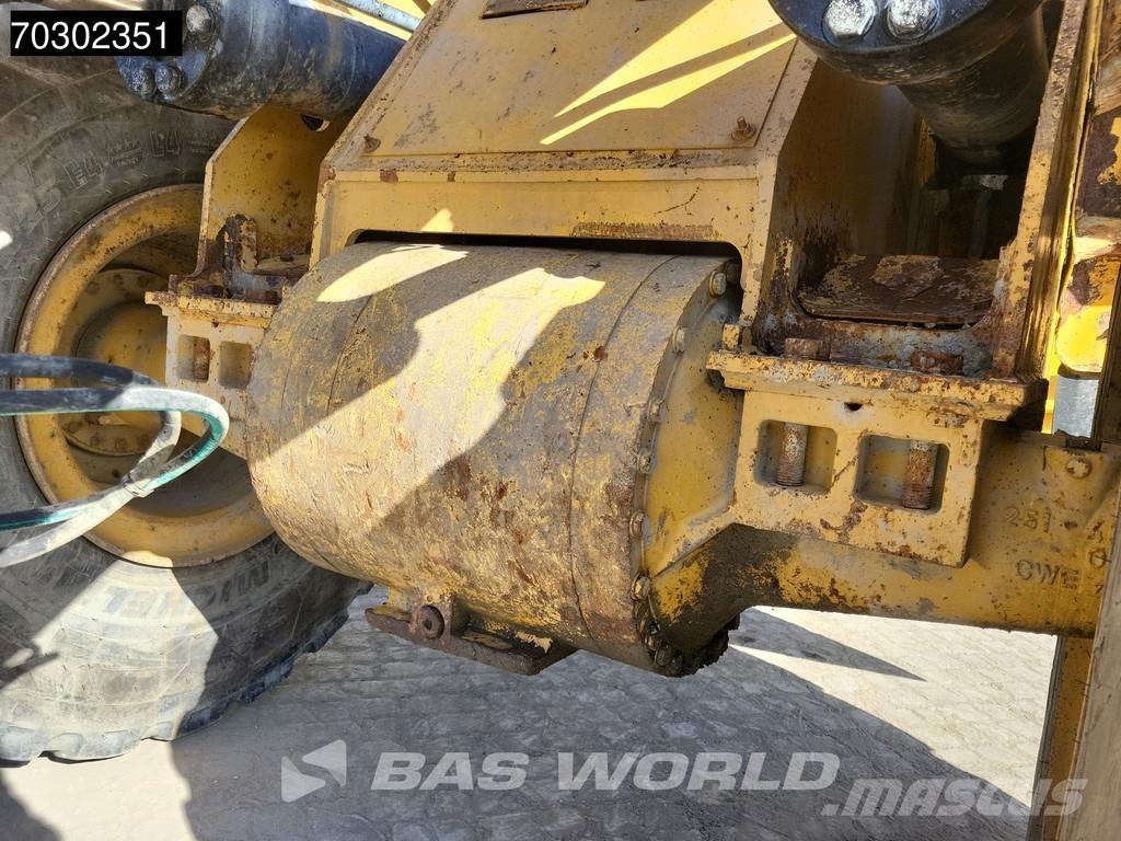 CAT 972 K لوادر بعجل