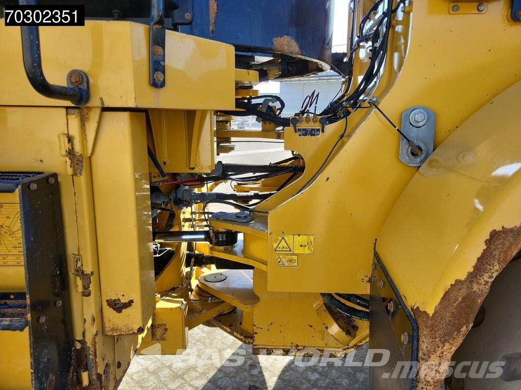 CAT 972 K لوادر بعجل