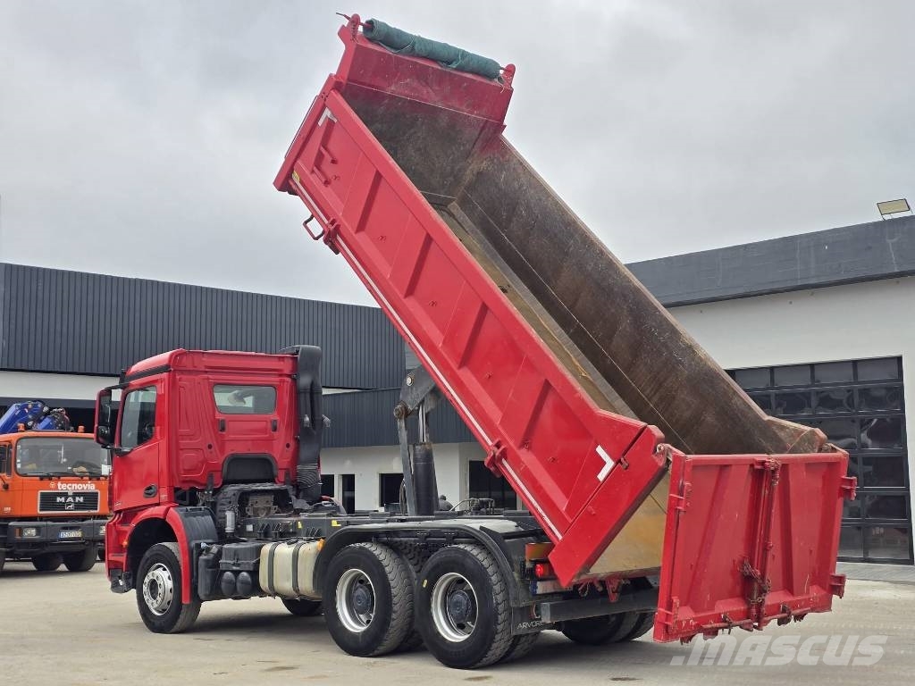 Mercedes-Benz Arocs 3342 Tippbil