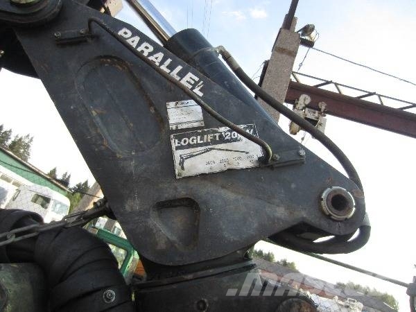 Timberjack 1270B Breaking for parts Chassis and suspension