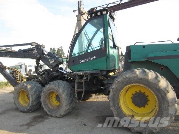 Timberjack 1270B Breaking for parts Chassis and suspension