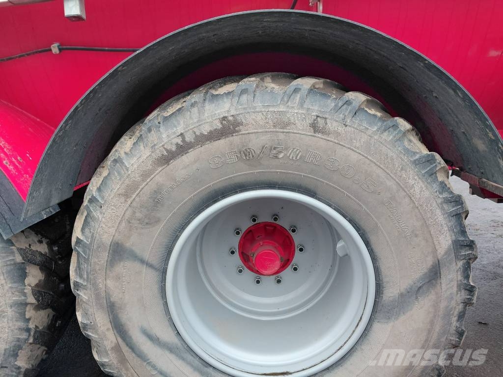 Livakka 18 m3 + etupumppuk.6"+ Pilot + Bomech Farm.15 M Gülletankwagen