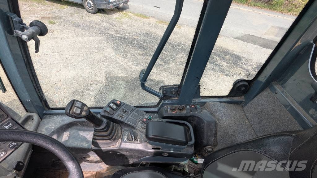 Gehl 750 Wheel loaders